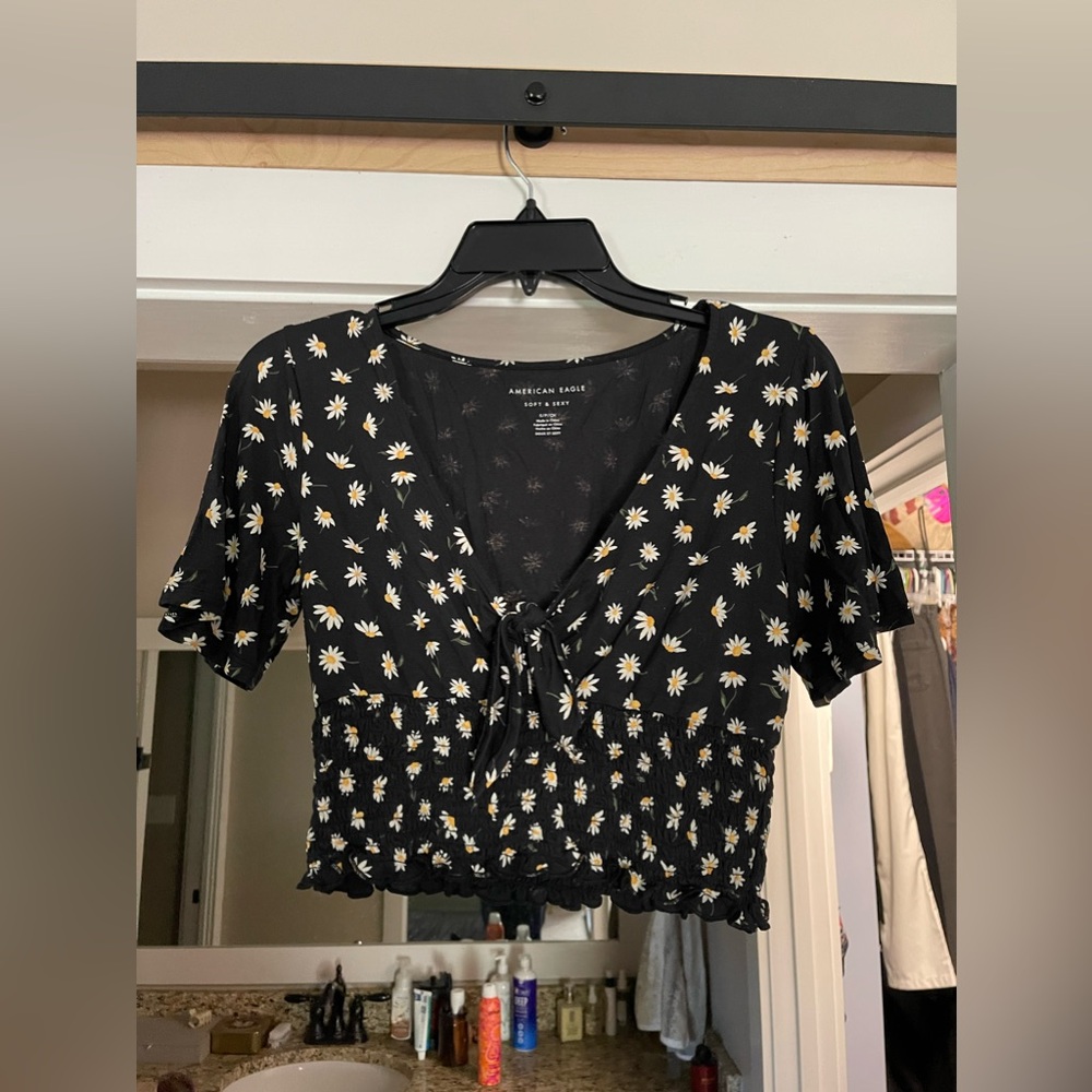 Soft & sexy American Eagle crop top